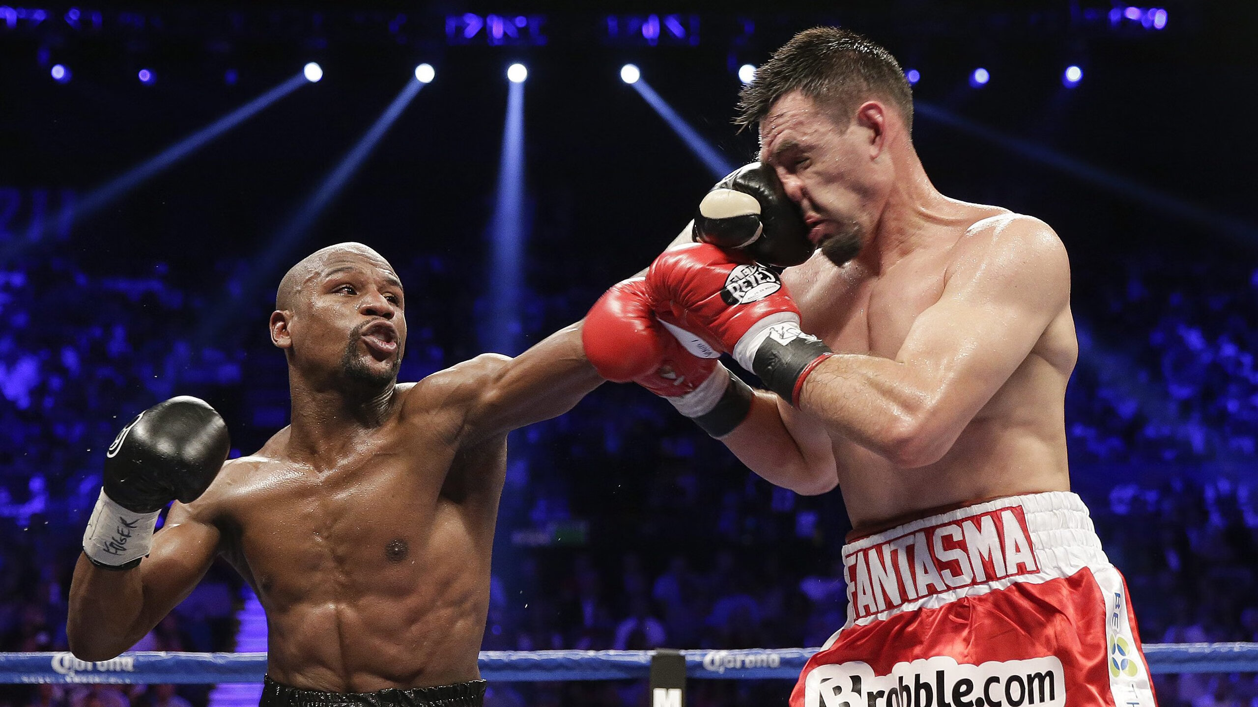 体育mk-西甲豪门大战：攻防精彩纷呈让人目不暇接！，豪门三强挥金如土,赚足流量的西甲联赛迎来新伙伴